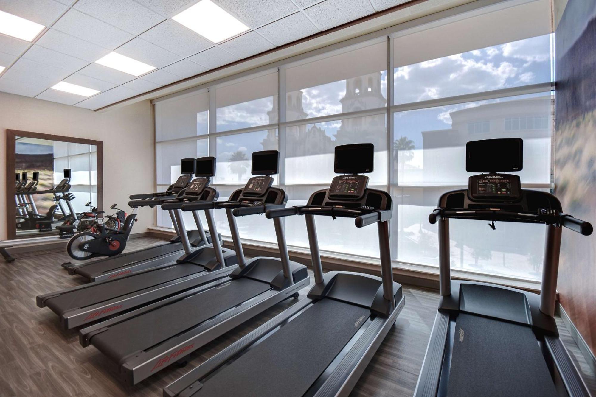 Home2 Suites By Hilton Tucson Downtown Екстериор снимка
