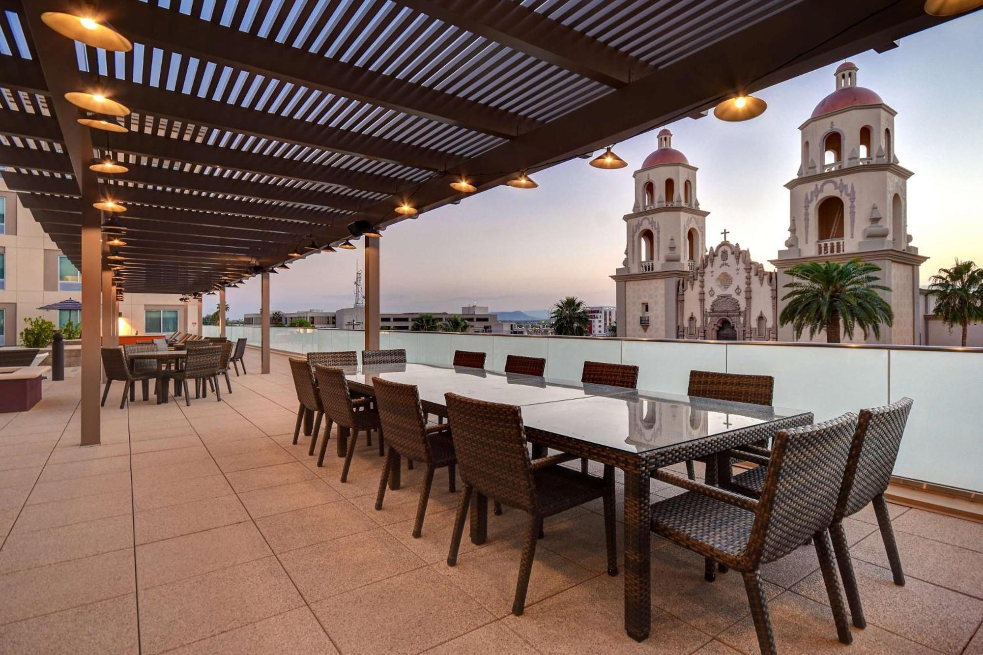 Home2 Suites By Hilton Tucson Downtown Екстериор снимка